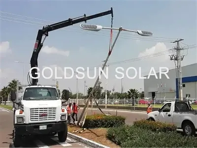 ما هي السمات الرئيسية لأضواء الحديقة الشمسية